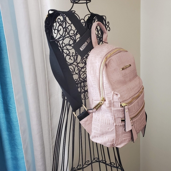 SOLD! NWT- Steve Madden Blush Backpack - Picture 4 of 8